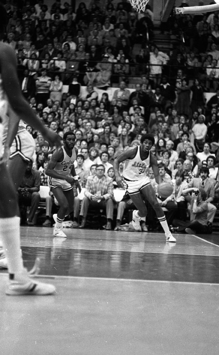 Earvin Magic Johnson Dribbles