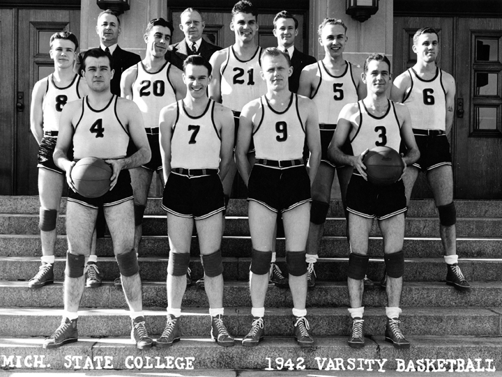 1942 Varsity Basketball Team