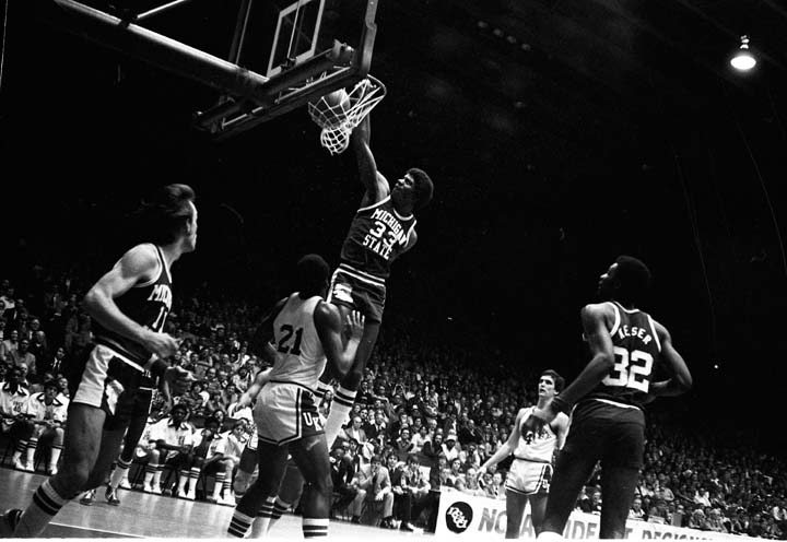 Magic Johnson Dunking the Ball, 1978