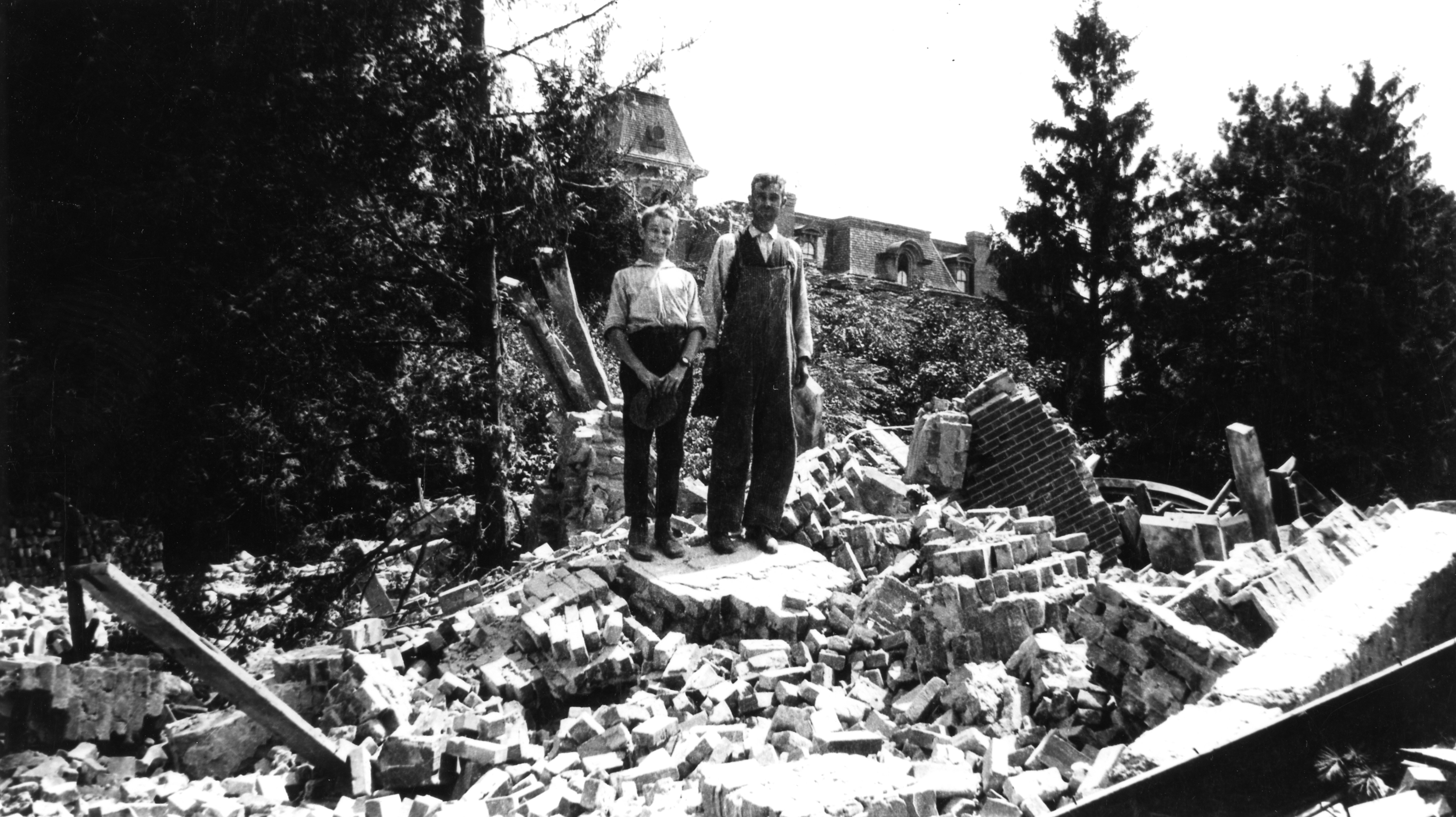 Rubble of College Hall, 1918