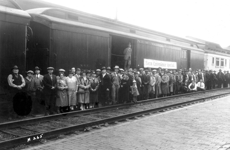 A crowd at the Farm Convenience Train