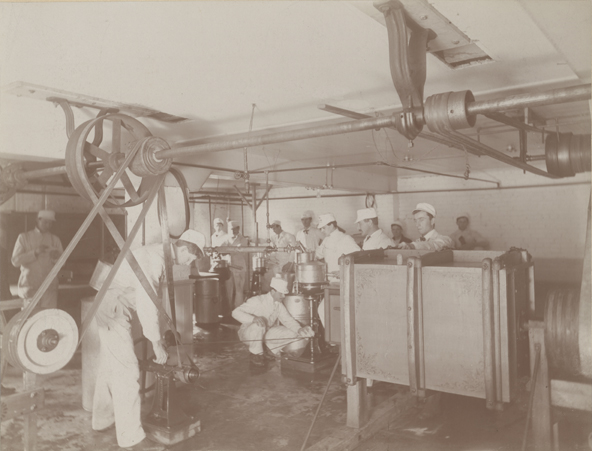 Students attend the first Dairy class, 1895