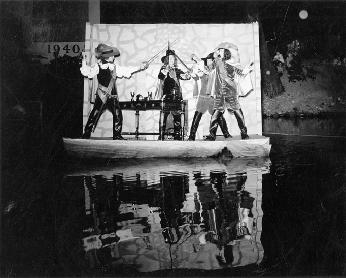 3 Musketeers float at Winter Carnival