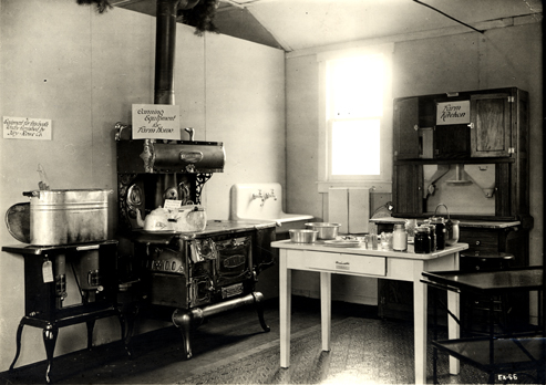 Farmers' Week display, 1918