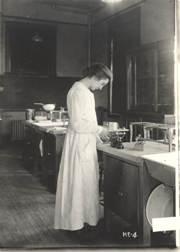 Women's cooking class, date unknown