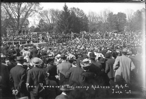 President Roosevelt speaks on campus, 1907
