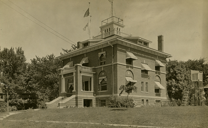 The Weather Bureau, 1913