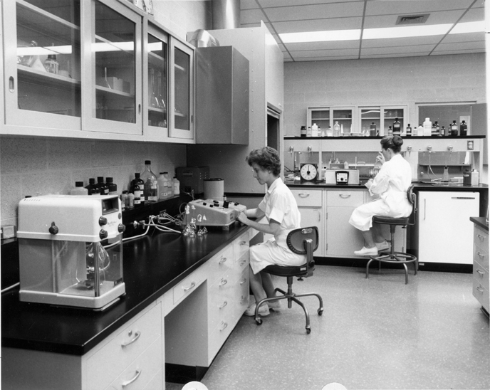 Veterinary students, date unknown