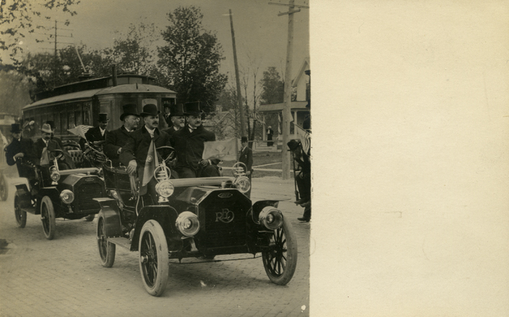 R.E. Olds drives President Theodore Roosevelt in the Semi-Centennial parade, 1907