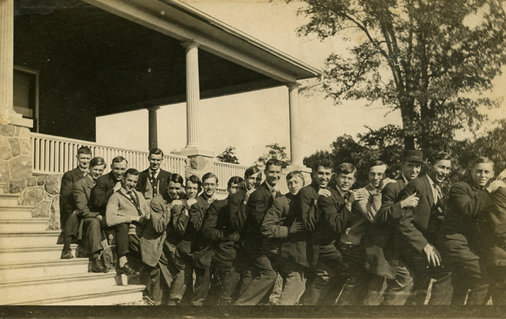 Men of the Eclectic Literary Society at 'Tic House, 1908