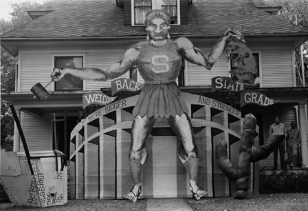 Homecoming display in front lawn, 1948
