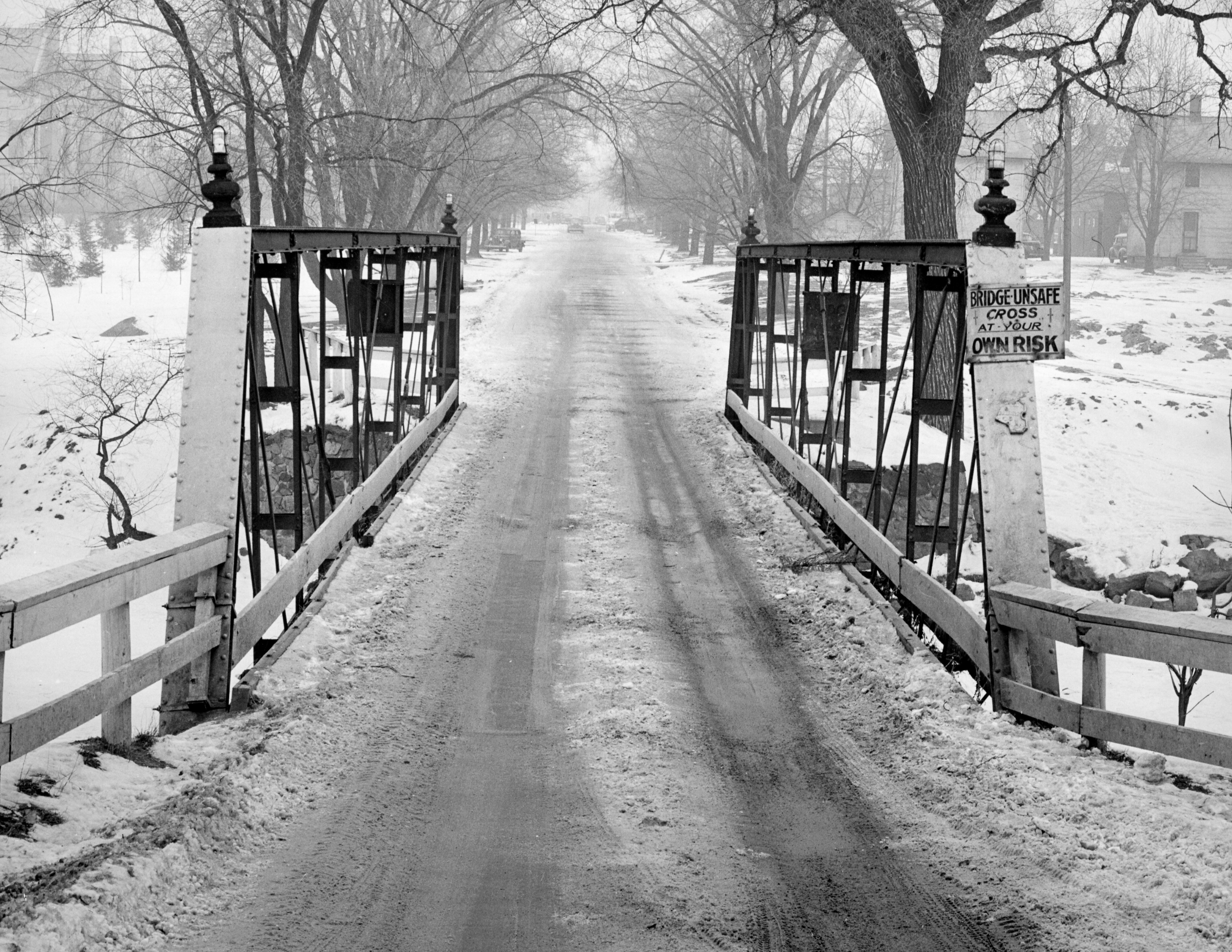 Photograph of Farm Lane bridge