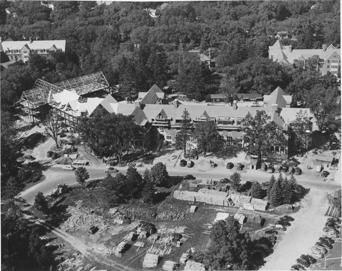 An aerial shot of the construction of Yakeley Hall, 1947