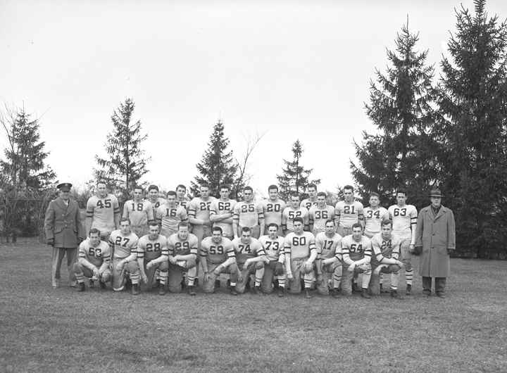 Veterinarians Football Team, November 6, 1943